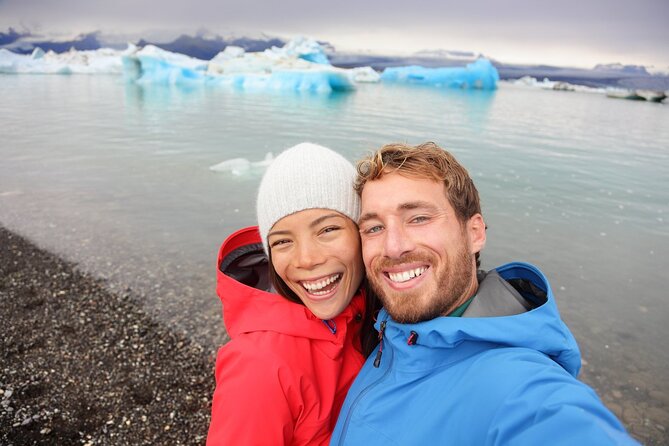 3-Day Northern Lights Hunt & Glacier Lagoon Tour - Hunting for the northern lights near Vík