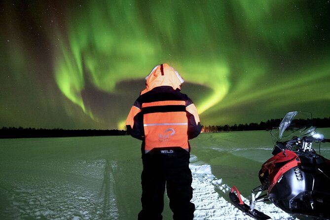 3-Hour Snowmobile Safari to Search Northern Lights in Levi - A real pause at the kota fire