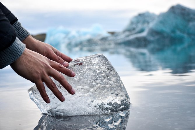 4 Day Blue Ice Cave, South Coast, Golden Circle, Snæfellsnes & Northern Lights - Who should book this trip?