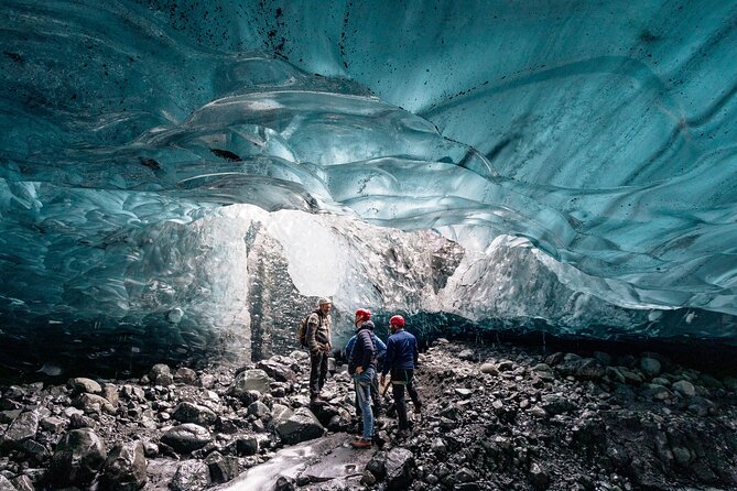 4-Day Iceland: Golden Circle, South Coast, Volcano Hike & Northern Lights - Day 2: Black sand, drifting ice, and a long South Coast drive