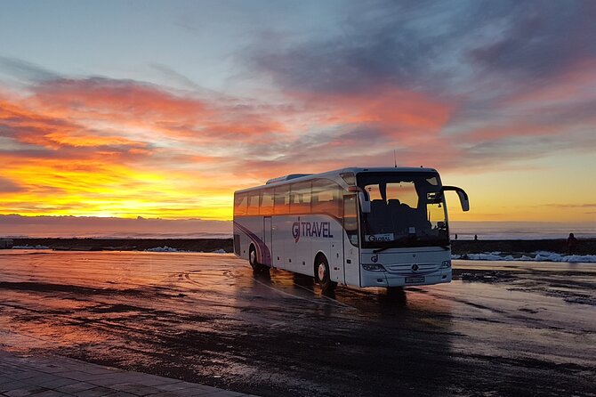 8-Days Northern Lights Exploration Tour from Reykjavík - The Golden Circle with bread baked by heat