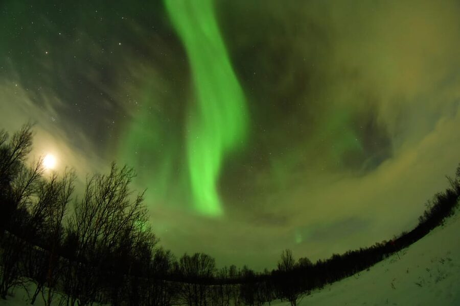 Abisko: Aurora Chasing with Snowmobiles - Starting in Abisko with a clear safety briefing