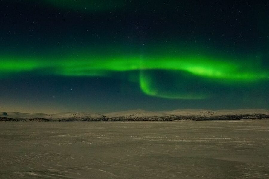Abisko: Aurora Snowshoeing - Learning to walk on snowshoes