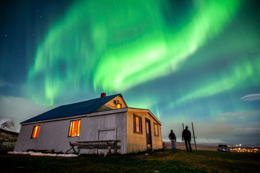 Akureyri: Northern Lights Photography Tour - Finding darkness outside the city