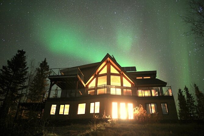 Aurora Chasing + Aurora Lodge - Why this Yellowknife tour takes a different approach