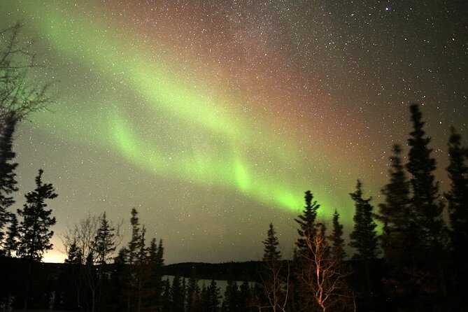 Aurora Chasing + Aurora Lodge - What happens when clouds move over Madeline Lake