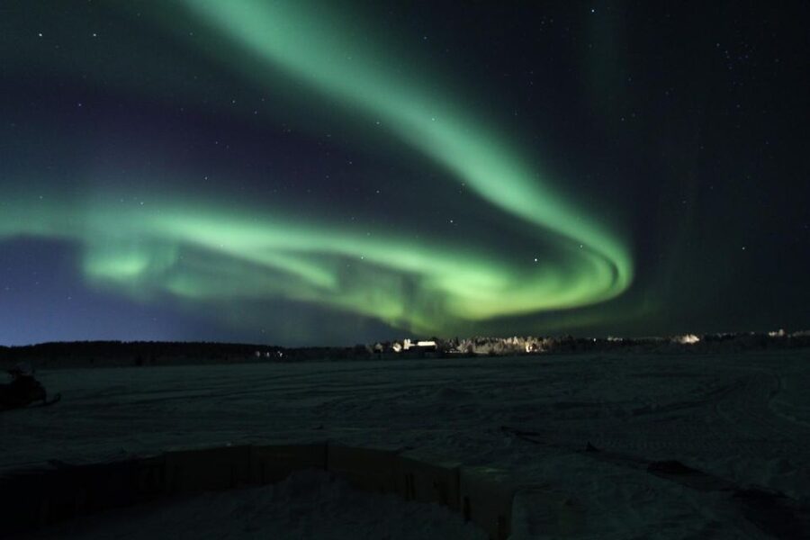 Aurora Hunt on Snowmobile - small groups - Should you book it?