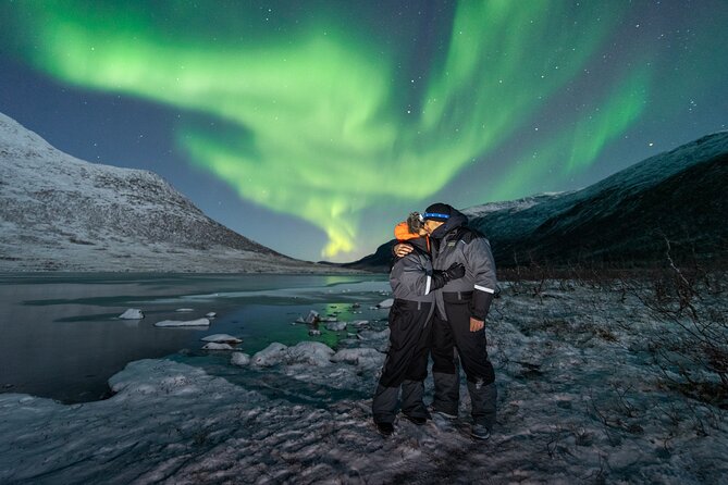 Aurora Hunt with the campfire and professional photographer - The price and the long-night tradeoff