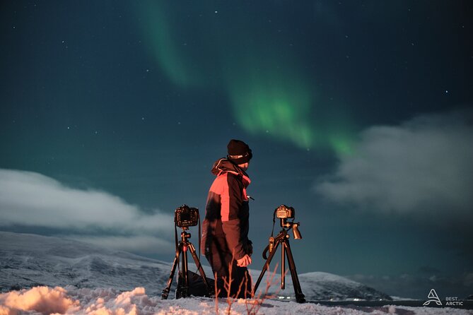 Aurora Safari Chase by big bus, free Photos, toilet onboard - The Northern Lights Are the Main Gamble