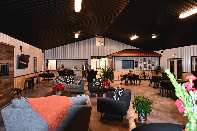 Aurora Viewing Lodge - A warm lodge makes the long wait worthwhile
