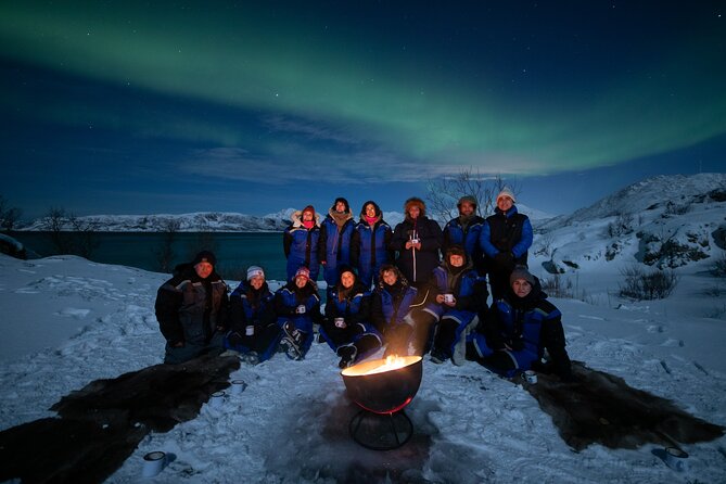Auroras Hunt - Tour in Spanish, Northern Lights Chase in Spanish - Warm Clothing, But Bring Your Own Winter Boots