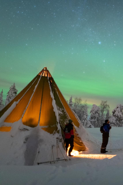 Auroras Northern Lights in Saariselka - The fireside hut, barbecue, and Lappish stories