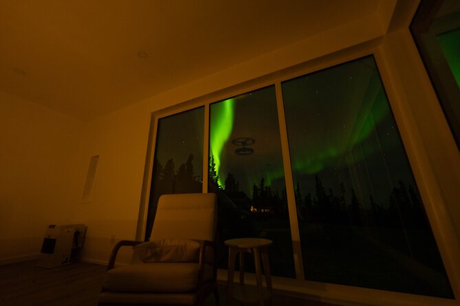 Cleary Summit Aurora Glass House Luxury Northern Lights Tour - Three hours of waiting, watching, and warming up