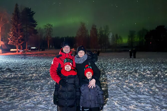 FAMILY FRIENDLY Aurora tour by minivan - Aurora photography without managing the camera
