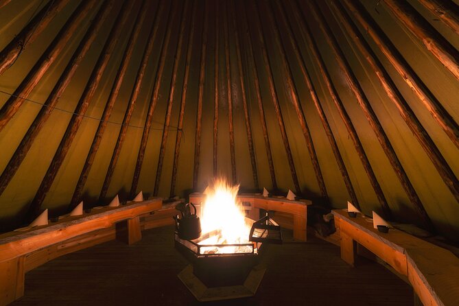 From Kakslauttanen:Northern Lights tour to Lake Inari, inc dinner - What to bring and how to plan the evening
