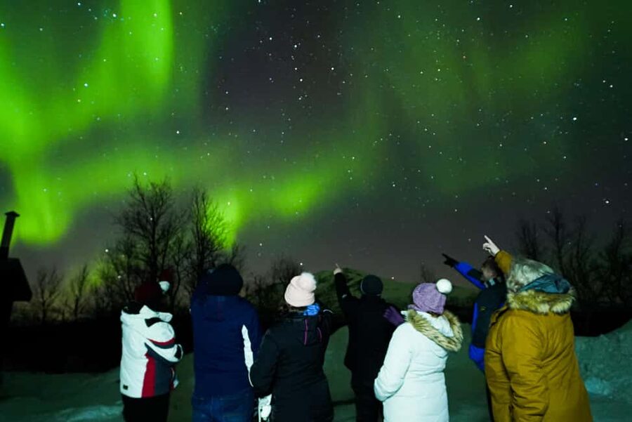 From Kiruna: Abisko National Park Northern Lights Tour - What happens at an aurora stop