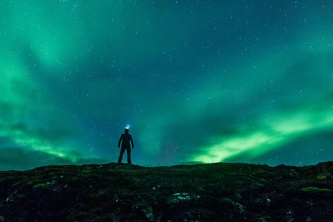 From Reykjavik 4x4 Minibus Northern Lights with Photo and Cocoa - Kleifarvatn Lake after dark