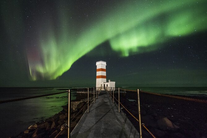 From Reykjavik 4x4 Minibus Northern Lights with Photo and Cocoa - The included photo is useful, not magical