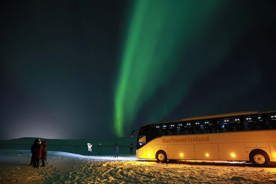 From Reykjavik: Northern Lights Bus Tour with Hot Cocoa - How the aurora search works
