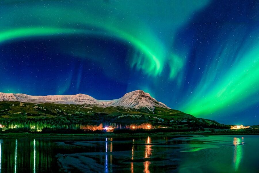 From Reykjavik: Northern Lights Chase with Expert Guide - Chasing clear skies beyond Reykjavik