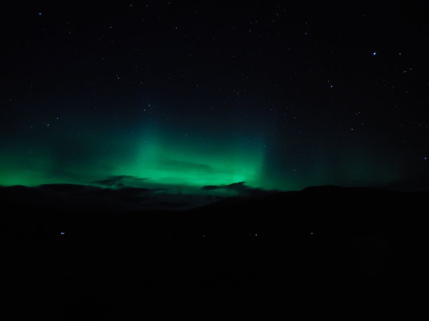 From Reykjavik: Northern Lights Chase with Expert Guide - Comfort, age limits, and who will enjoy it