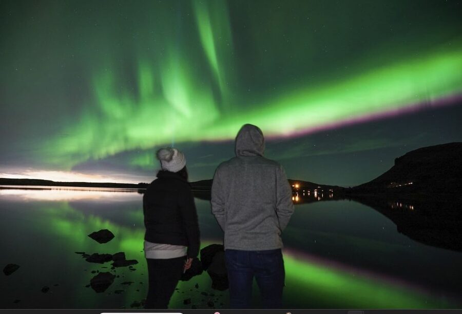 From Reykjavik: Northern Lights Hunt Super Jeep Tour - A 21:00 pickup from Reykjavik
