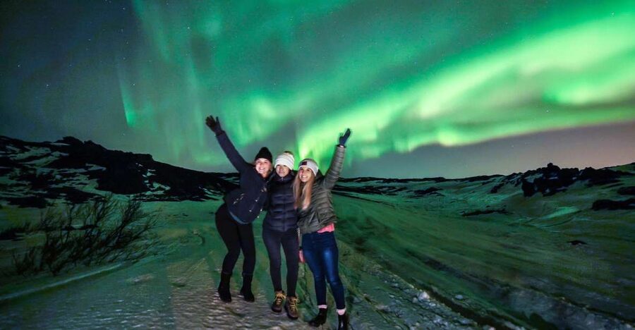 From Reykjavík: Northern Lights Super Jeep Tour - Leaving Reykjavík for darker skies