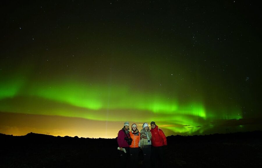 From Reykjavík: Northern Lights Super Jeep Tour - Waiting for the Aurora Borealis