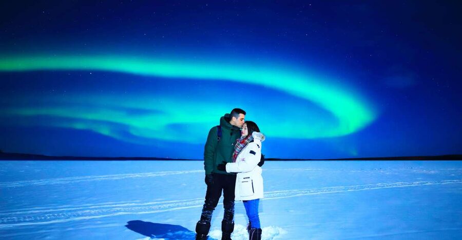 From Rovaniemi: Lakeside Aurora’s Paparazzi Photography - Guides make a large difference