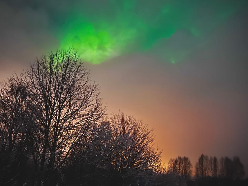 From Rovaniemi: Lapland Aurora Hunt with Barbeque - The private lake and barbecue hut