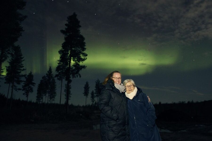From Rovaniemi: Northern Lights Chase with BBQ and Photos - Photos are useful, but ask how they arrive