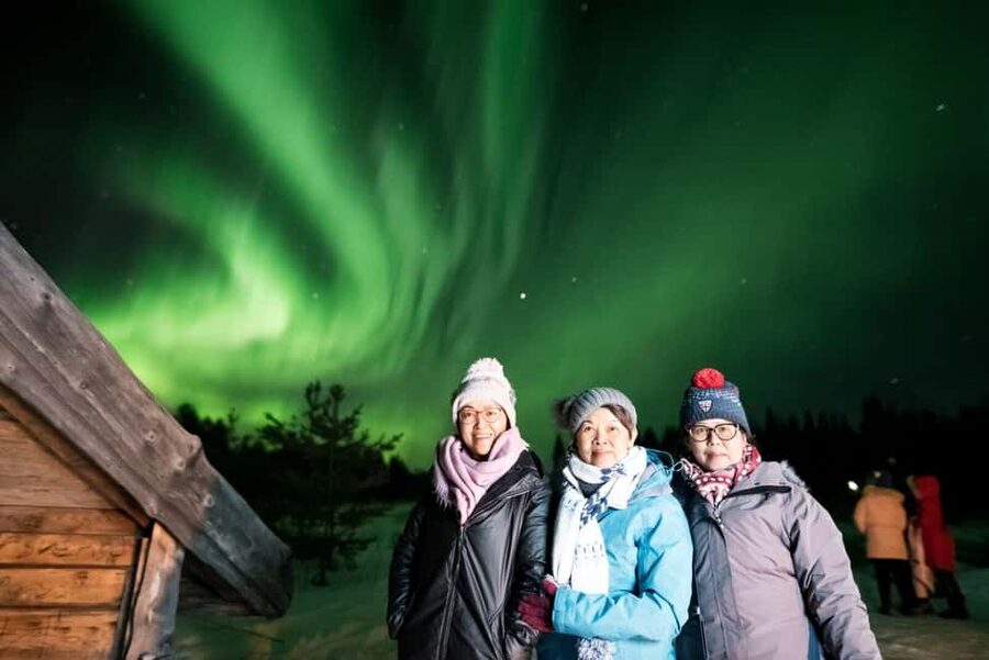 From Rovaniemi: Northern Lights Van Tour with Photos - The campfire is more than a waiting room