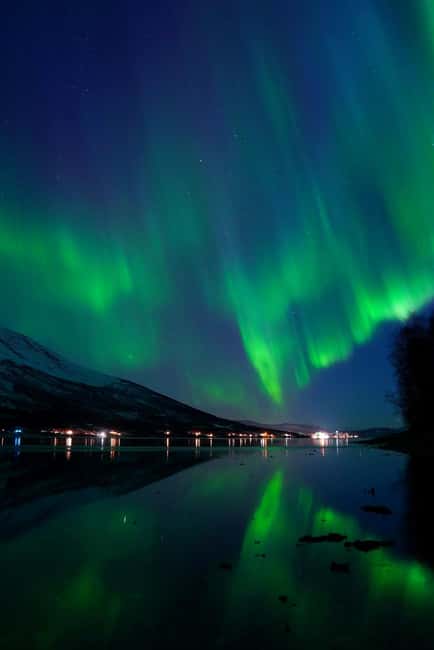 From Tromsø: Aurora Bus Tour with Snacks, Photos, and Drinks - What the seven-hour night feels like