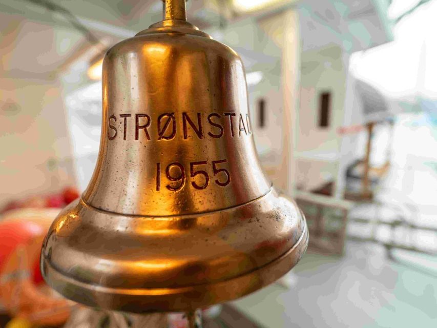 From Tromsø: Northern Lights Cruise on a Cozy Vintage Vessel - The northern lights question