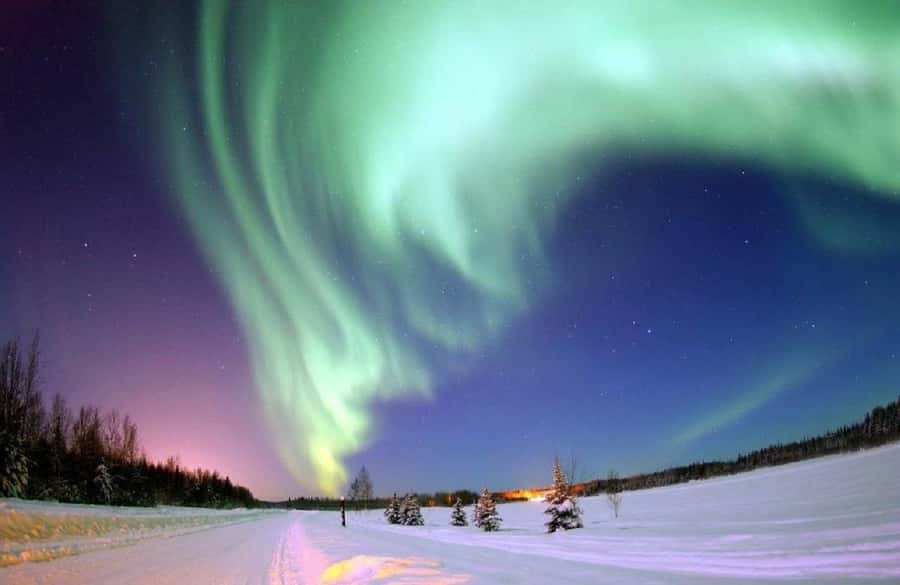 From Yellowknife:4-Day Aurora Viewing Tour with Hotel Pickup - Hotel rooms, clothing, and what you should pack