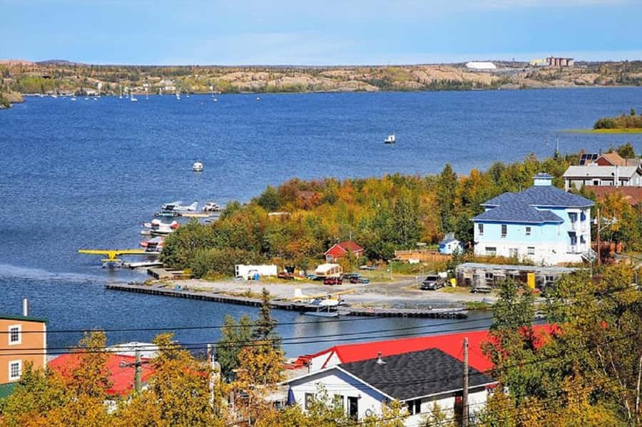 From Yellowknife:4-Day Aurora Viewing Tour with Hotel Pickup - Should you book the Yellowknife aurora tour?