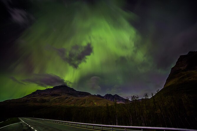 Full Night Magic of the Northern Lights in Tromso - Meeting at Magic Ice Bar at 7 p.m.