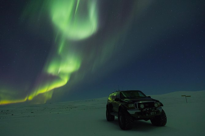 Golden Circle, Glacier & Northern Lights/Midnight sun / guided private tour - Why the private format matters