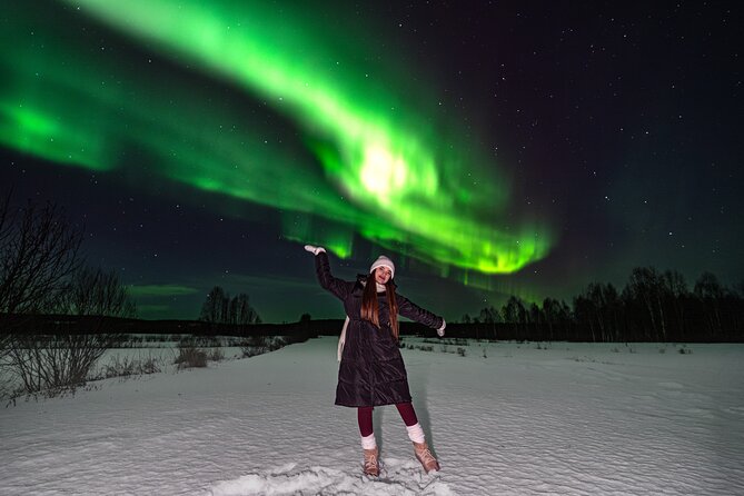 Guaranteed Northern Lights Group Tour with Photos - Photos, snacks, and hot drinks