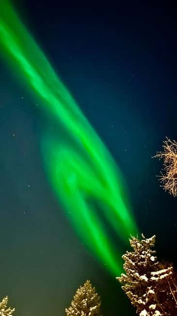 Inari/Ivalo: Aurora Hunting Tour by Car with Warm Drinks - Why a car hunt works better than waiting in one place
