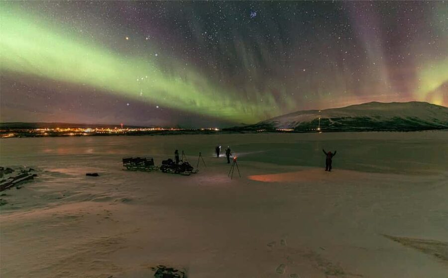 Kiruna: Northern Lights Snowmobile Tour - Who should choose the driving option