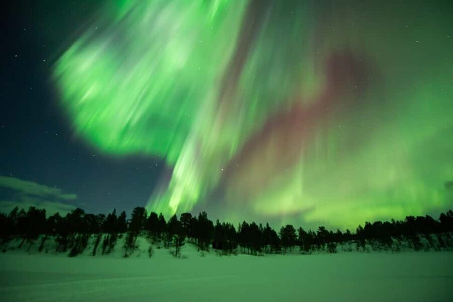 Kiruna: Sami-Inspired BBQ Dinner with Northern Lights Chase - Two hours beside the fire at Poikkijärvi