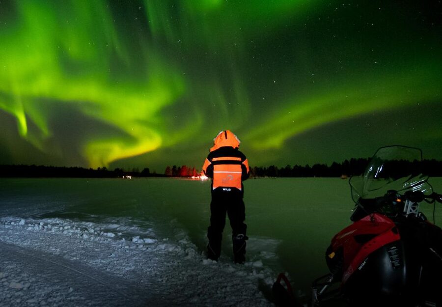 Levi: Northern Lights Snowmobile Tour with Snacks and Drinks - What the 80-minute snowmobile ride feels like