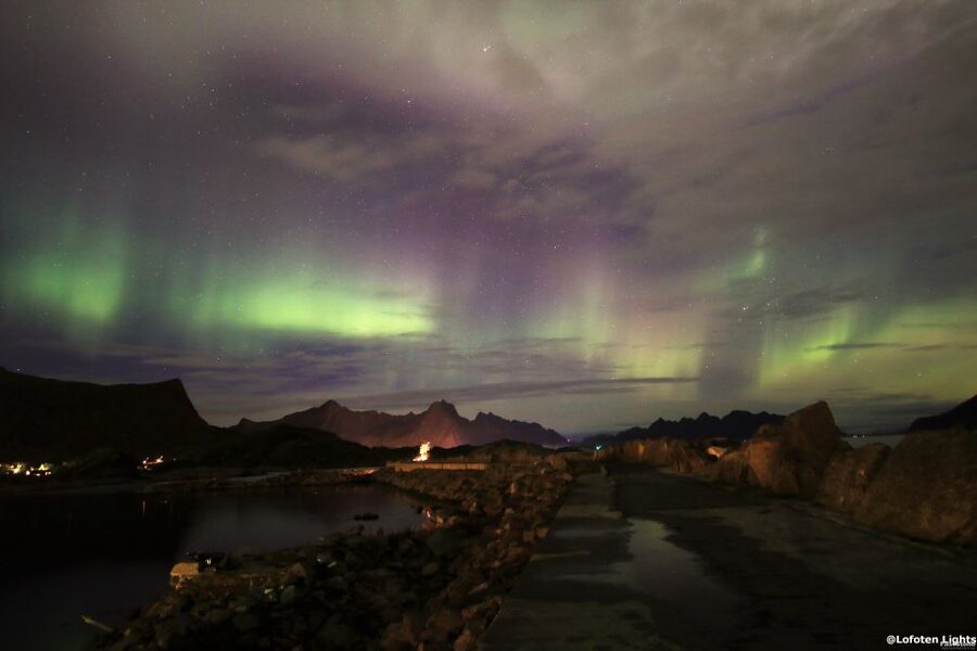 Lofoten: Northern Lights Tour with Photographer - Chasing the aurora instead of waiting in one place