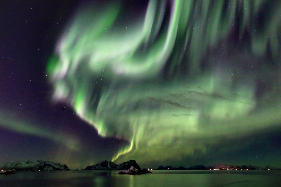 Lofoten: Northern Lights Tour with Photographer - Photography help for cameras and phones