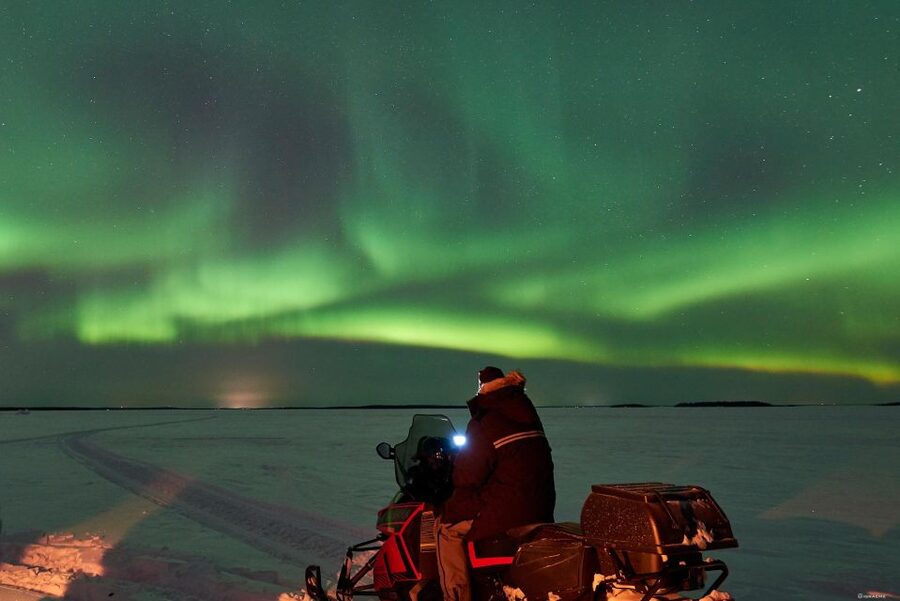 Luleå : Northern lights snowmobile tour - What happens during the viewing stops