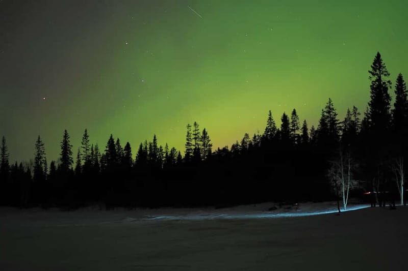 Luleå: Northern Lights Snowshoeing Tour - Aurora stories, Swedish myths, and practical camera help
