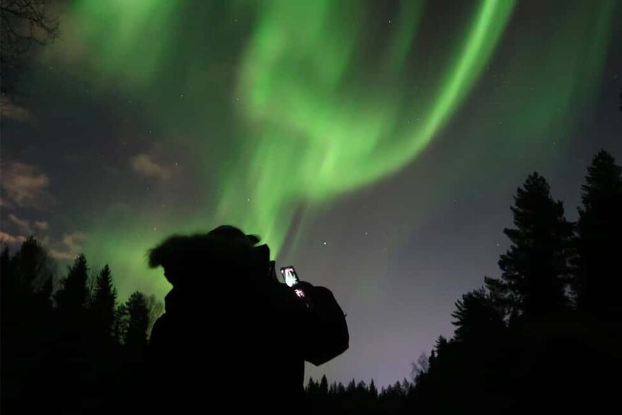 Luleå: Northern Lights Tour by Car with Swedish Treats - Aurora science, colors, and old stories