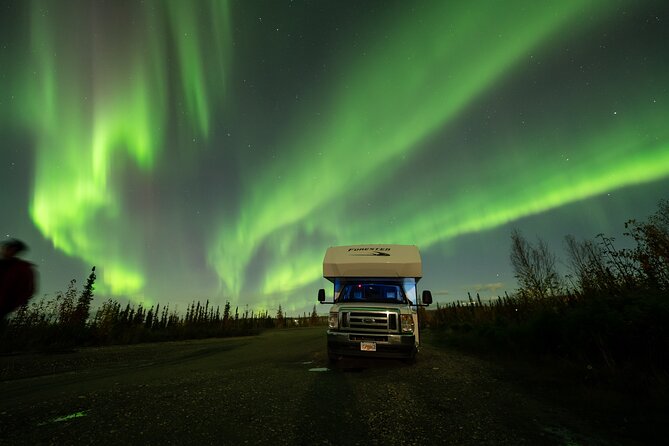 Luxury RV Small Group Aurora Chasing Tour with Photography - A warm, social ride for no more than eight
