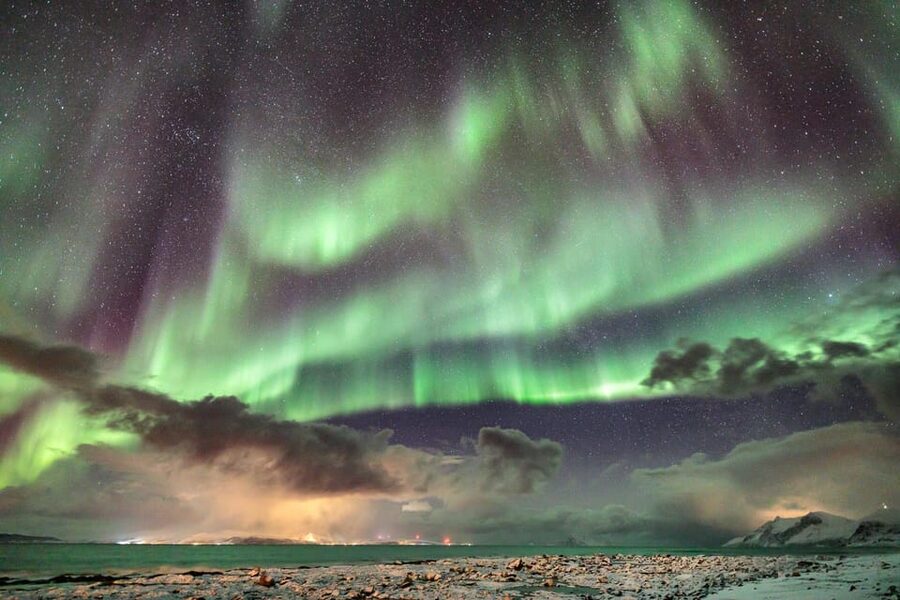 Lyngenalps: Northern Lights Snowmobile Safari - Stopping for photos and Northern Lights
